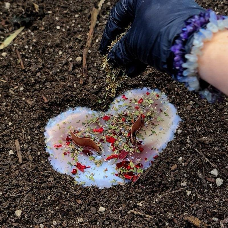Manifest Love Earth Candle – Ritual Candle for Attracting Love